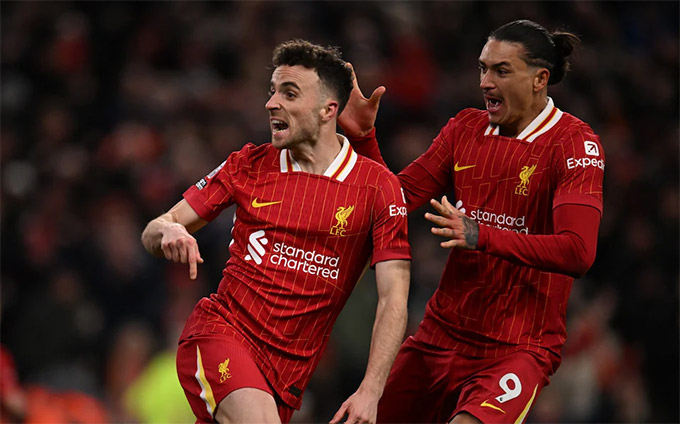 Giành được 1 điểm sau khi mất người sớm là một kết quả đáng khích lệ với Liverpool