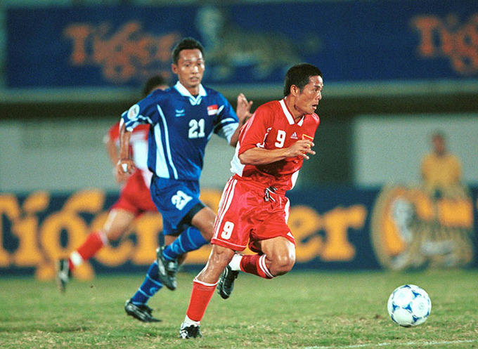 Vũ Công Tuyền trong một trận đấu tại AFF Cup 2000. Ảnh: CTV 