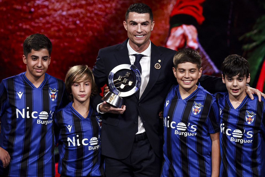 Top 10 ghi bàn quốc tế: Ronaldo không có đối thủ