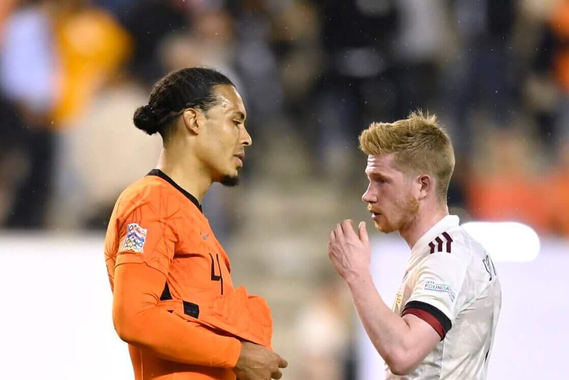 Van Dijk, khi được hỏi rằng anh muốn chơi cùng ai ở Liverpool, và ngay lập tức anh đã chọn De Bruyne